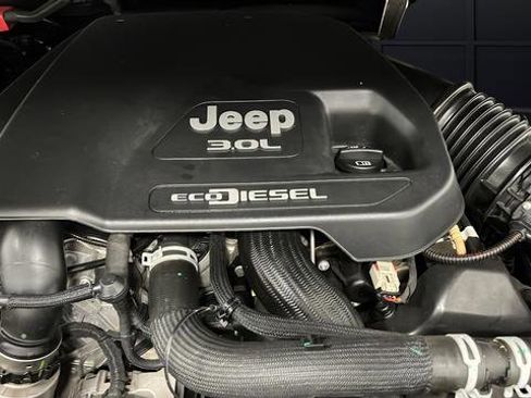 Used 2021 Jeep Wrangler Unlimited Rubicon AWD/4WD image 27
