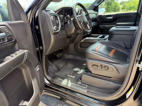 Used 2021 GMC Sierra 1500 AT4 w/ Technology Package AWD/4WD image 5
