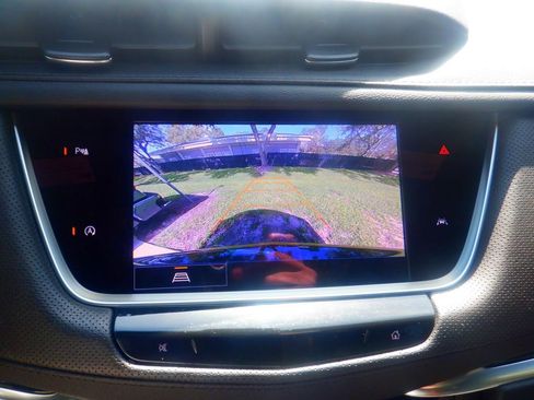 Used 2024 Cadillac XT6 Luxury w/ LPO, Floor Liner Package AWD/4WD image 12