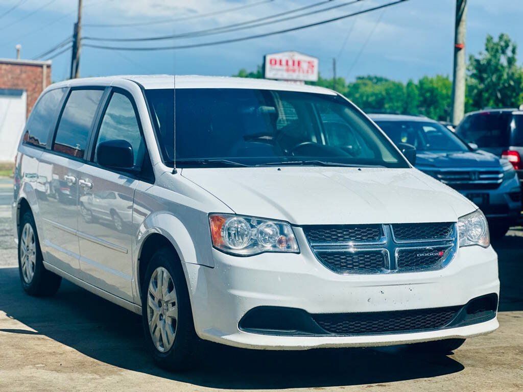 Used 2016 Dodge Grand Caravan SE w/ Quick Order Package 29E SE FWD image 1