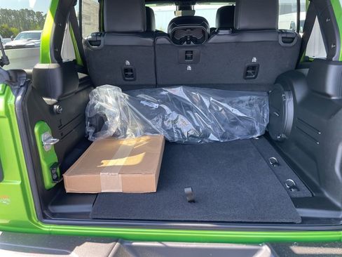 New 2025 Jeep Wrangler Unlimited Rubicon 392 image 17