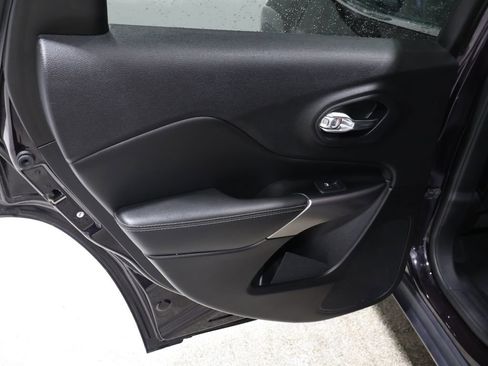 Certified 2021 Jeep Cherokee Latitude Lux w/ Comfort/Convenience Group image 22