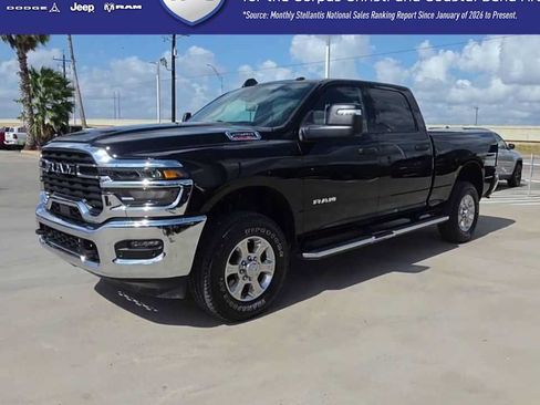 Used 2026 RAM 2500 Big Horn AWD/4WD image 4