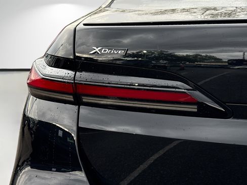 New 2026 BMW 740i xDrive w/ Premium Package image 10
