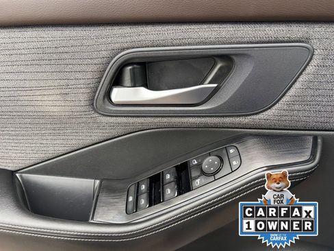 Used 2023 Nissan Rogue SV image 23