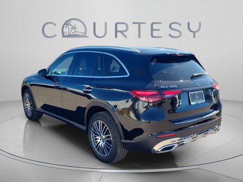 Certified 2026 Mercedes-Benz GLC 300 image 2