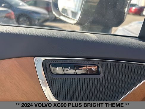 Used 2024 Volvo XC90 B5 Plus image 19