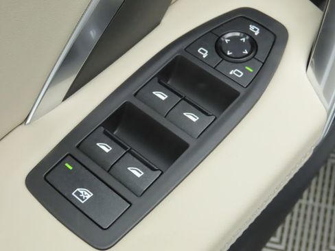 Used 2025 BMW X1 xDrive28i w/ Convenience Package image 25