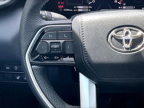 Used 2023 Toyota Tundra Platinum AWD/4WD image 24