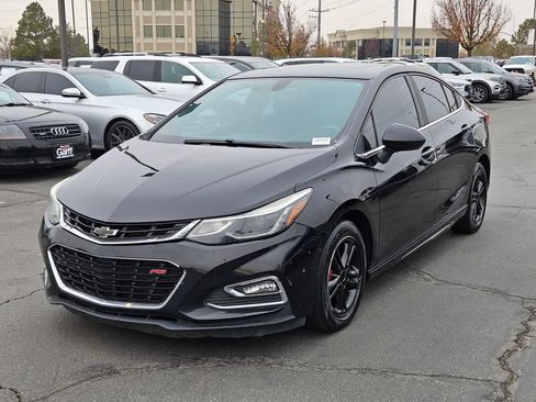 Used 2016 Chevrolet Cruze LT w/ Sun And Sound Package image 9