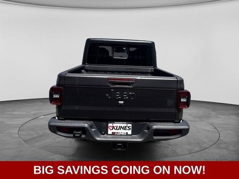 New 2026 Jeep Gladiator Sport AWD/4WD image 8