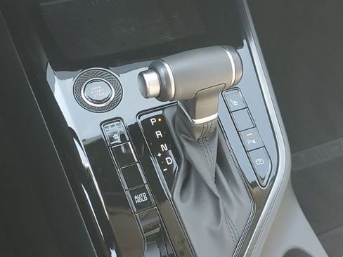 Used 2023 Kia Niro EX Touring FWD image 25