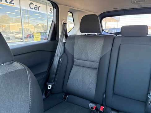 Used 2025 Nissan Rogue SV image 40