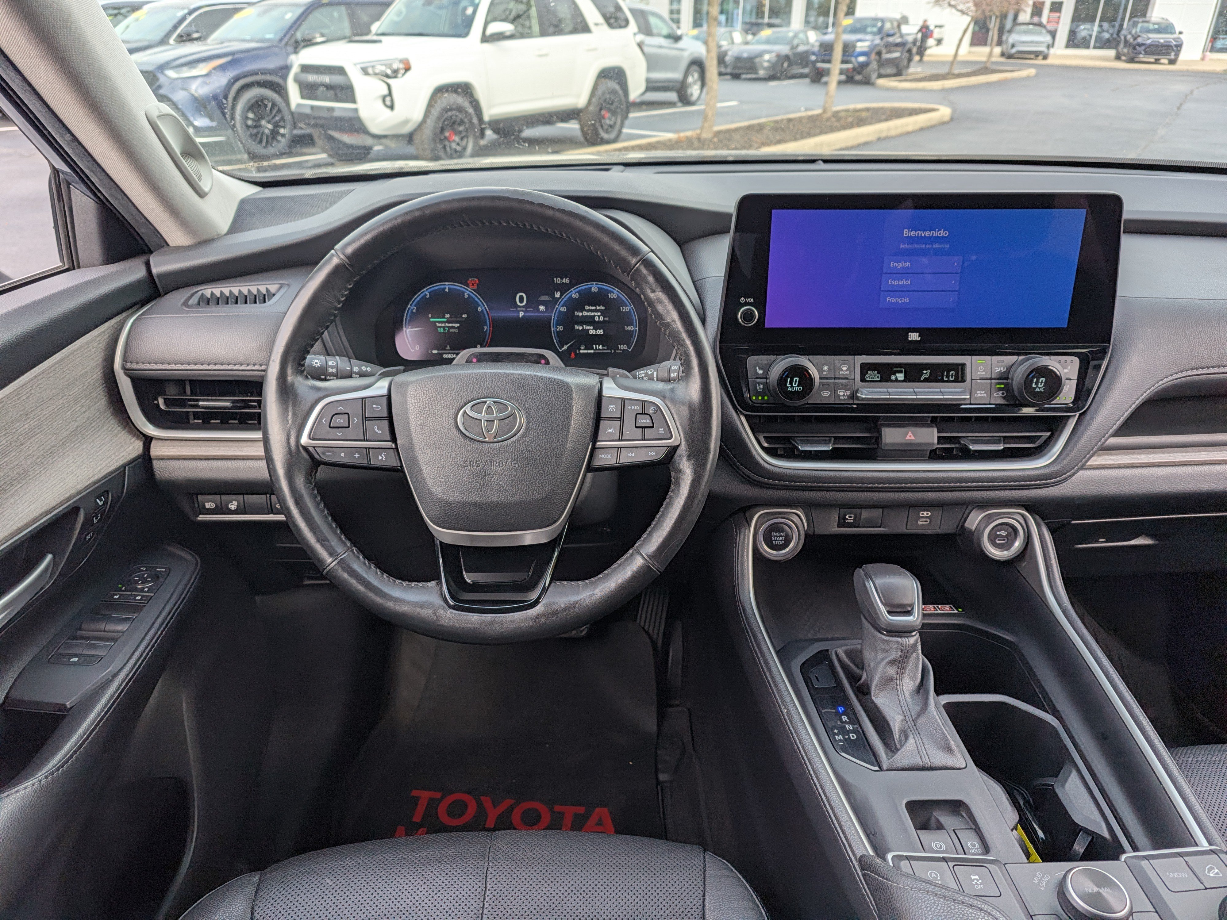 Used 2024 Toyota Grand Highlander AWD image 30