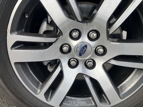 Used 2024 Ford Expedition Max Limited AWD/4WD image 10