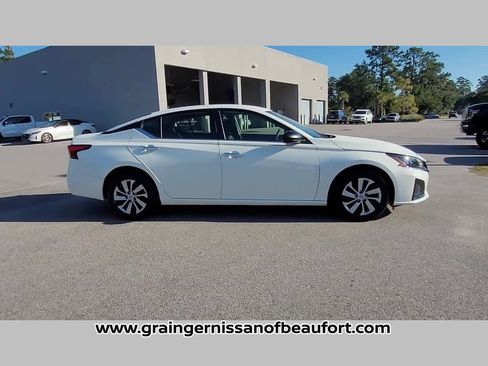 Used 2024 Nissan Altima 2.5 S image 33