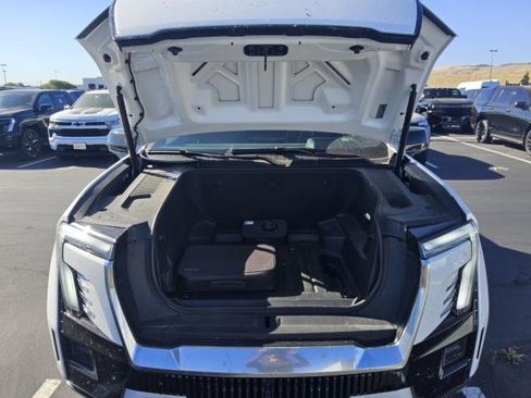 Used 2025 GMC Sierra EV Denali AWD/4WD image 12