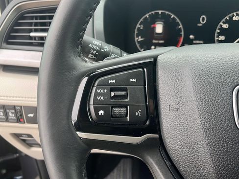 Used 2025 Honda Odyssey EX-L image 15