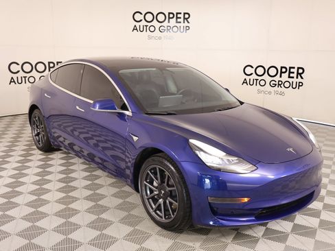 Used 2019 Tesla Model 3 Standard Range RWD image 1