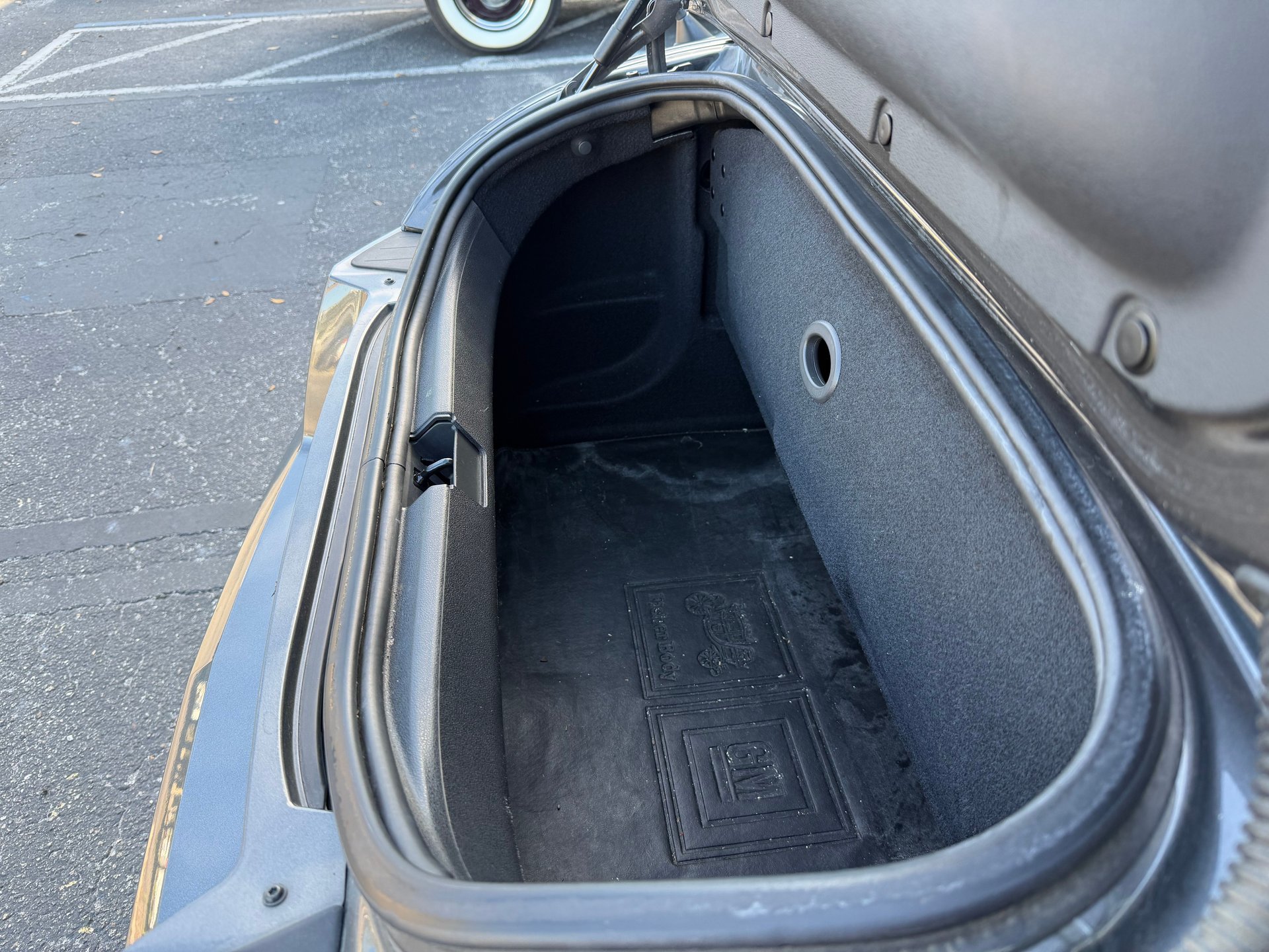 Used 2005 Chrysler Crossfire Limited RWD image 55