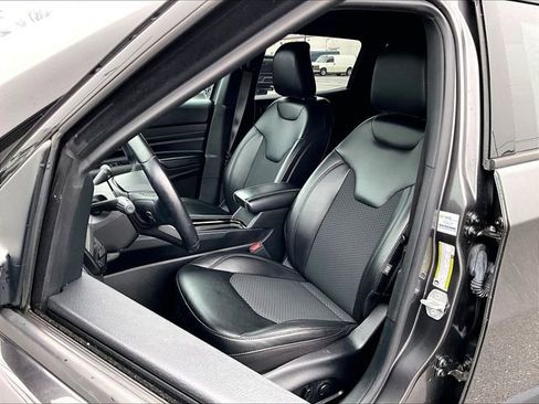 Used 2022 Jeep Compass Altitude w/ Sun and Sound Group image 10