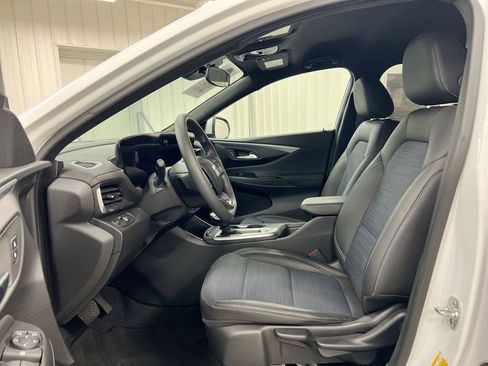 Certified 2024 Buick Envista Preferred image 19