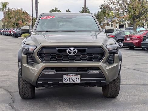 Used 2024 Toyota Tacoma TRD Off-Road image 2