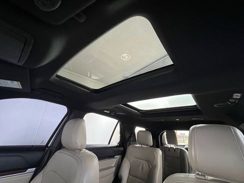 Used 2018 Ford Explorer Limited w/ Equipment Group 301A image 34