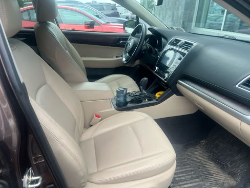 Used 2019 Subaru Outback 2.5i Limited AWD/4WD image 4