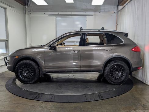 Used 2014 Porsche Cayenne Diesel AWD/4WD image 6