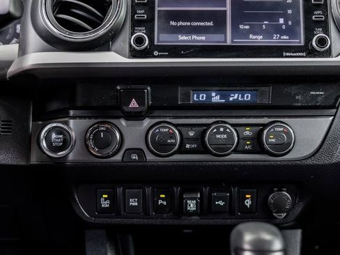 Used 2022 Toyota Tacoma TRD Sport w/ Technology Package image 19