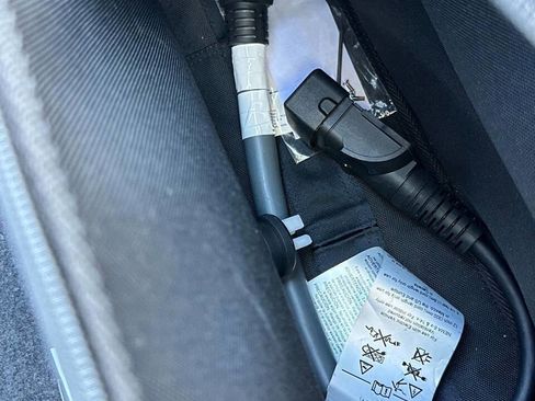 Used 2022 Porsche Taycan 4S image 21