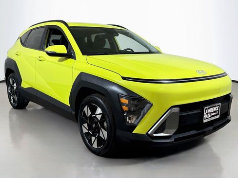 Used 2025 Hyundai Kona SEL FWD image 3