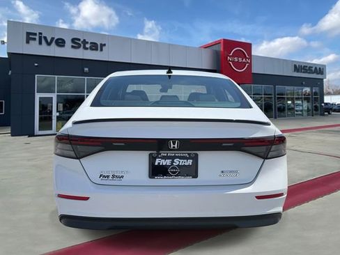 Used 2023 Honda Accord Sport image 5