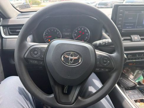 Used 2022 Toyota RAV4 XLE w/ Convenience Package FWD image 18