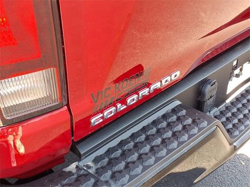 Used 2023 Chevrolet Colorado Z71 image 9