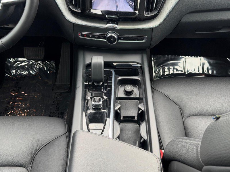 Certified 2025 Volvo XC60 B5 Plus AWD/4WD image 15