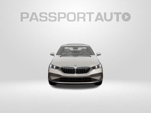 New 2027 BMW i5 eDrive40 w/ Premium Package RWD image 3