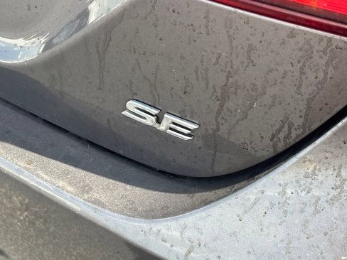 Used 2018 Toyota Camry SE FWD image 8