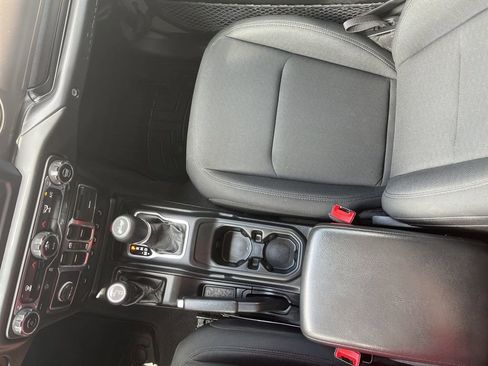 Used 2020 Jeep Wrangler Unlimited Sport S image 20