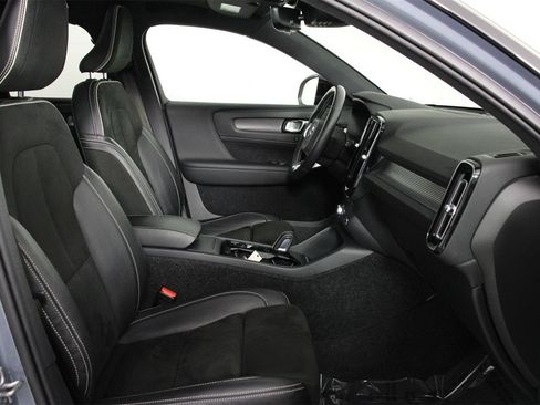 Used 2021 Volvo XC40 T5 R-Design w/ Protection Package Premier image 29