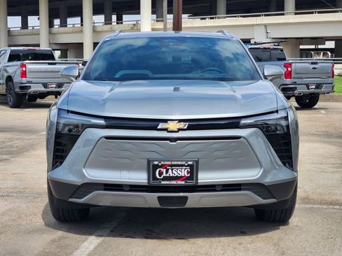 Used 2024 Chevrolet Blazer EV LT AWD/4WD image 2