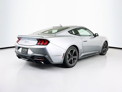 Used 2025 Ford Mustang Premium image 9