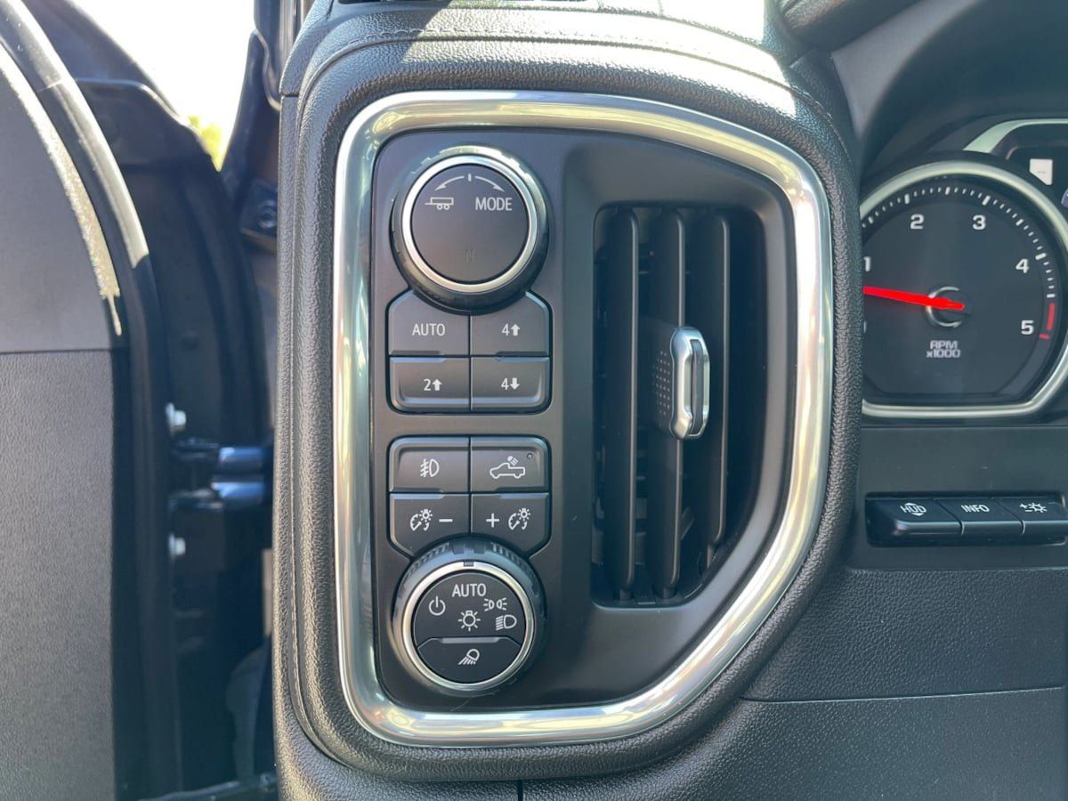 Used 2022 Chevrolet Silverado 2500 LTZ w/ LTZ Plus Package AWD/4WD image 25