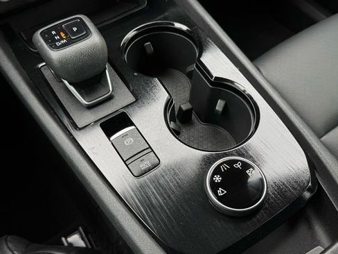 Certified 2022 Nissan Rogue SV w/ SV Premium Package image 24