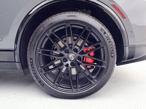 New 2026 Porsche Macan Turbo Electric AWD/4WD image 27