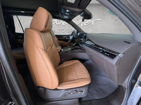 Used 2021 Cadillac Escalade Premium Luxury RWD image 23