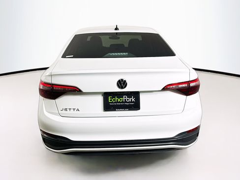 Used 2024 Volkswagen Jetta S image 7