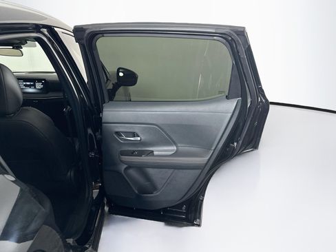 Used 2025 Nissan Kicks SR AWD/4WD image 31