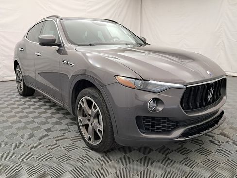 Used 2017 Maserati Levante Q4 AWD Premium image 2